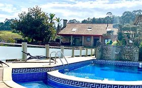 VILLA RAICES. Agradable casa con piscina